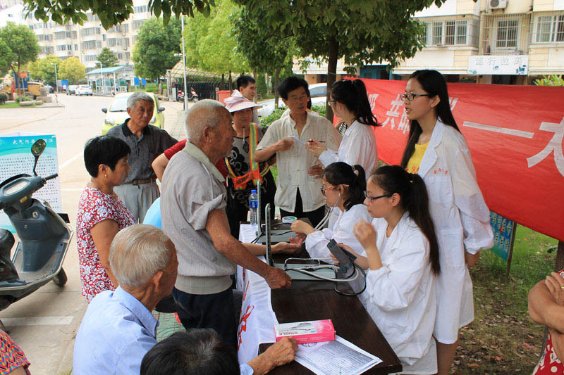 �F꠳ɆT���M����^(q��)����y��Ѫ�����ܵ����񂃵�ٝ�p������ϣ�����Զ��һЩ�@�ӵĻ����