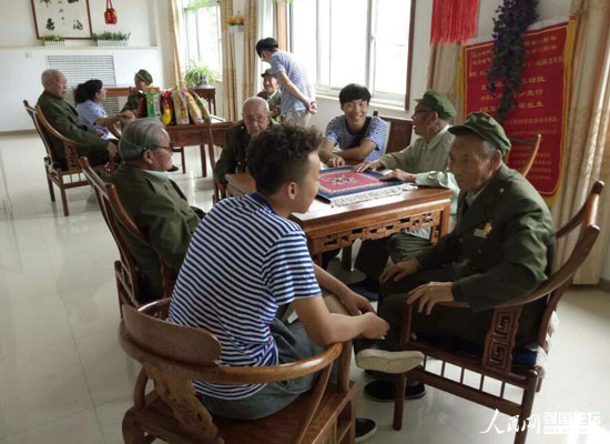 ���^�F���I(y��)���g(sh��)�W(xu��)Ժ�Ӱ��tɫС���(du��)��(l��i)���Ӱ���һ����Ժ�����ϱ���