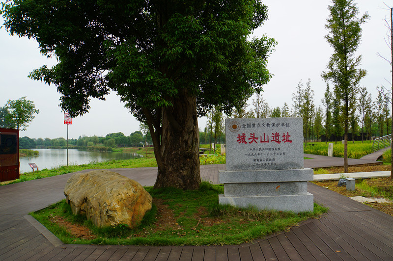 ���^ɽ�zַ�������H���Ї�(gu��)�������l(f��)�F(xi��n)�������������������������(n��i)�����S���Ĺų�ַ��߀�����u(p��ng)���Ї�(gu��)����ʮ���°l(f��)�F(xi��n)���Ї�(gu��)20���o(j��)100��(g��)���Ŵ�l(f��)�F(xi��n)֮һ�����zӰ����־�ۣ�