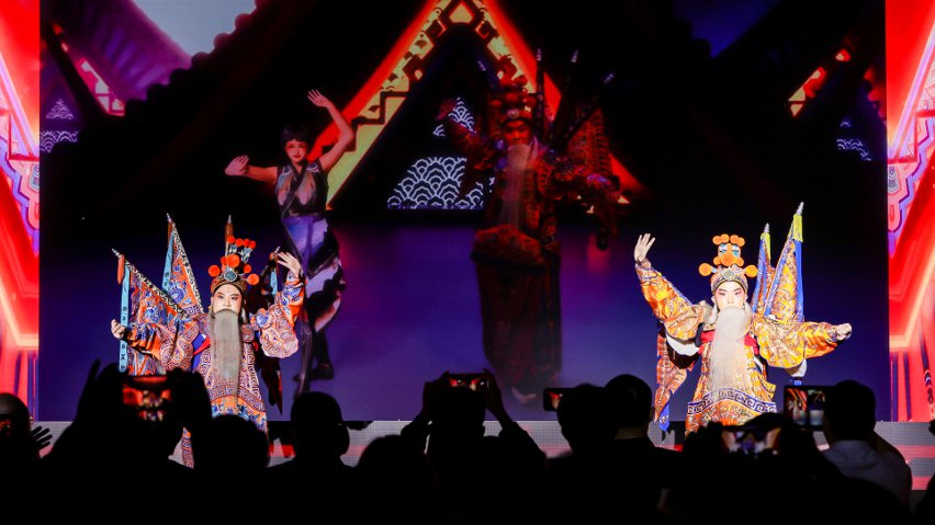 京劇演員與虛擬人“跨次元”合作《新定軍山》。主辦方供圖